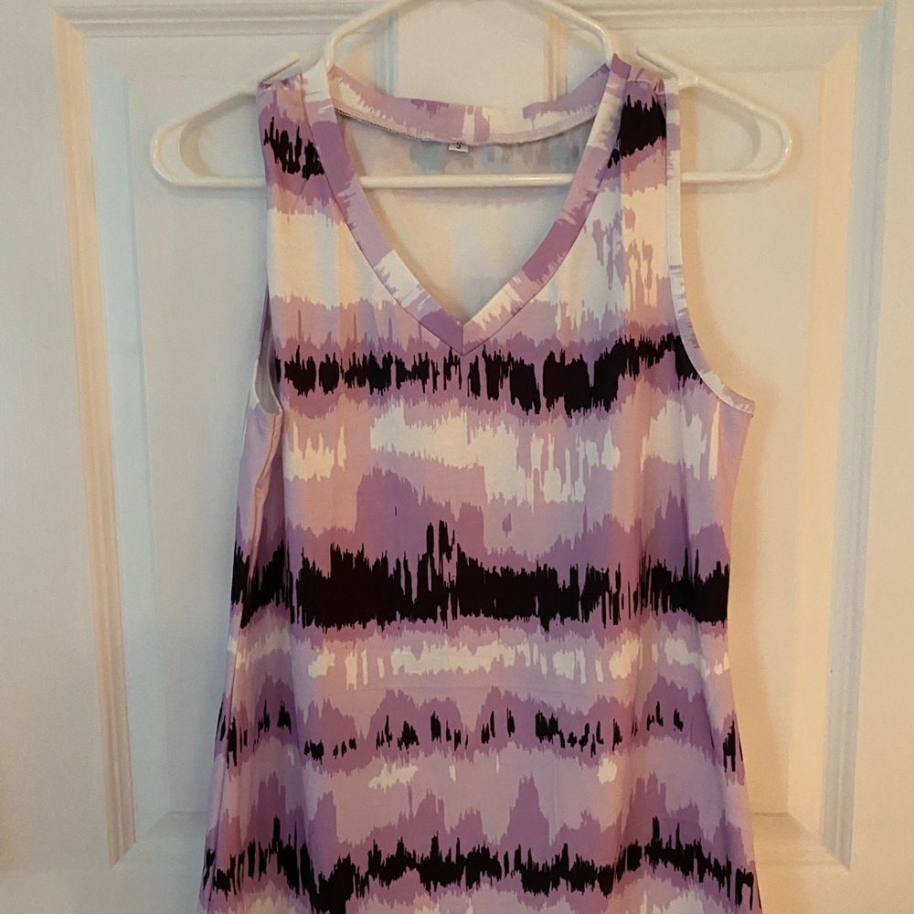 Size small V-neck tank top black purple white
